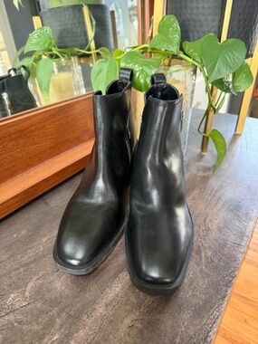 Steve Madden black boots size 11